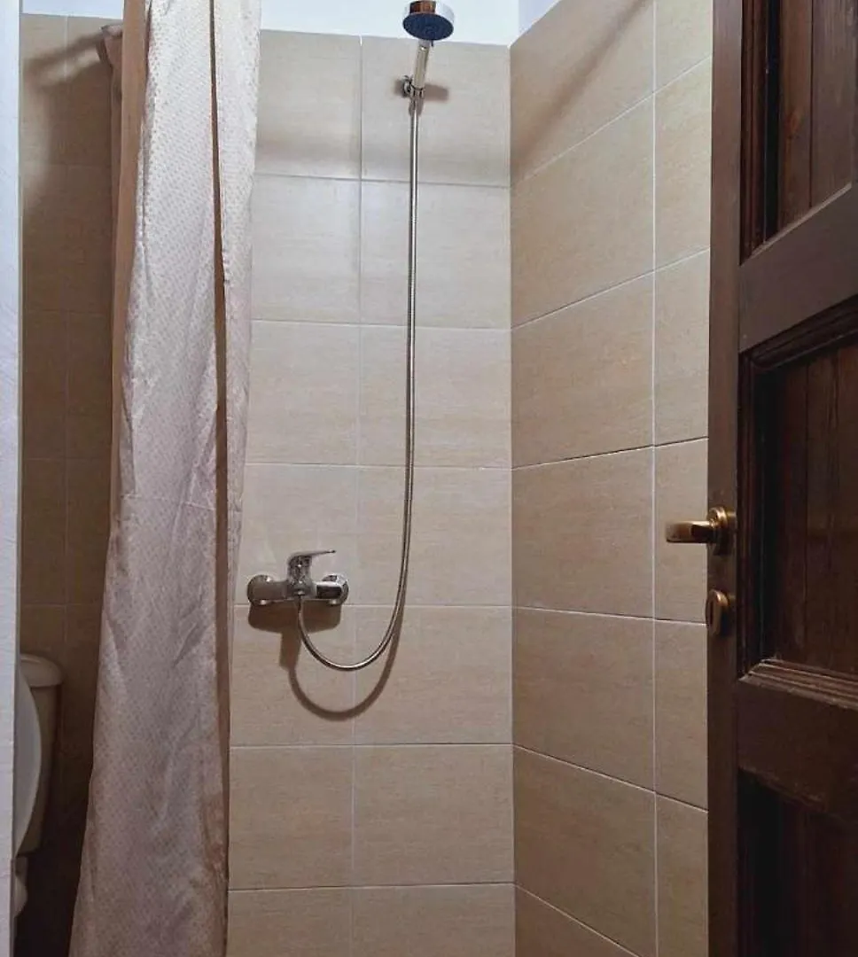 Guest House Mangalem Ostello Berat