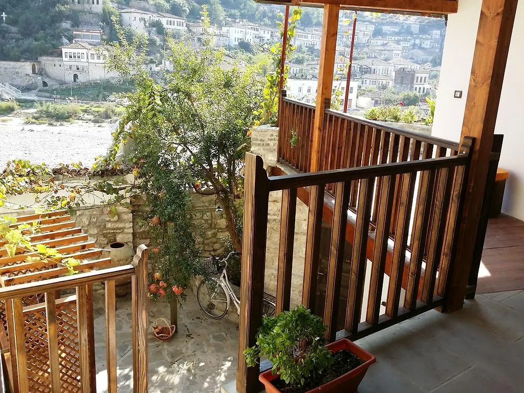 Ostello Guest House Mangalem Albania