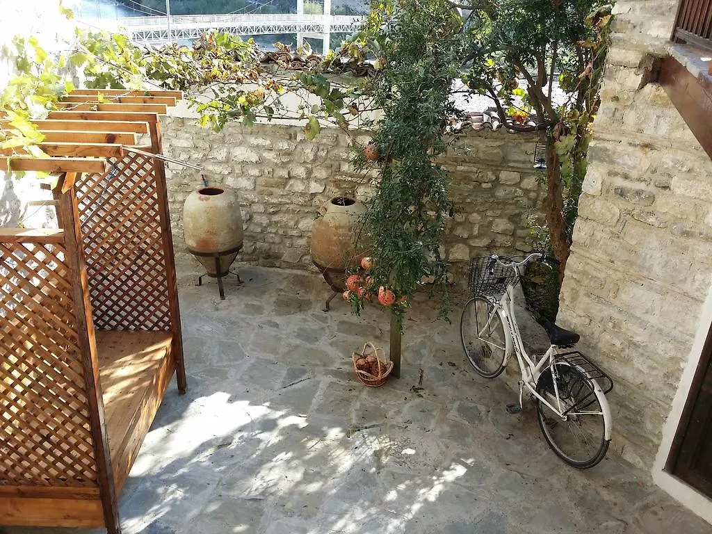 Guest House Mangalem بيرات بيت شباب