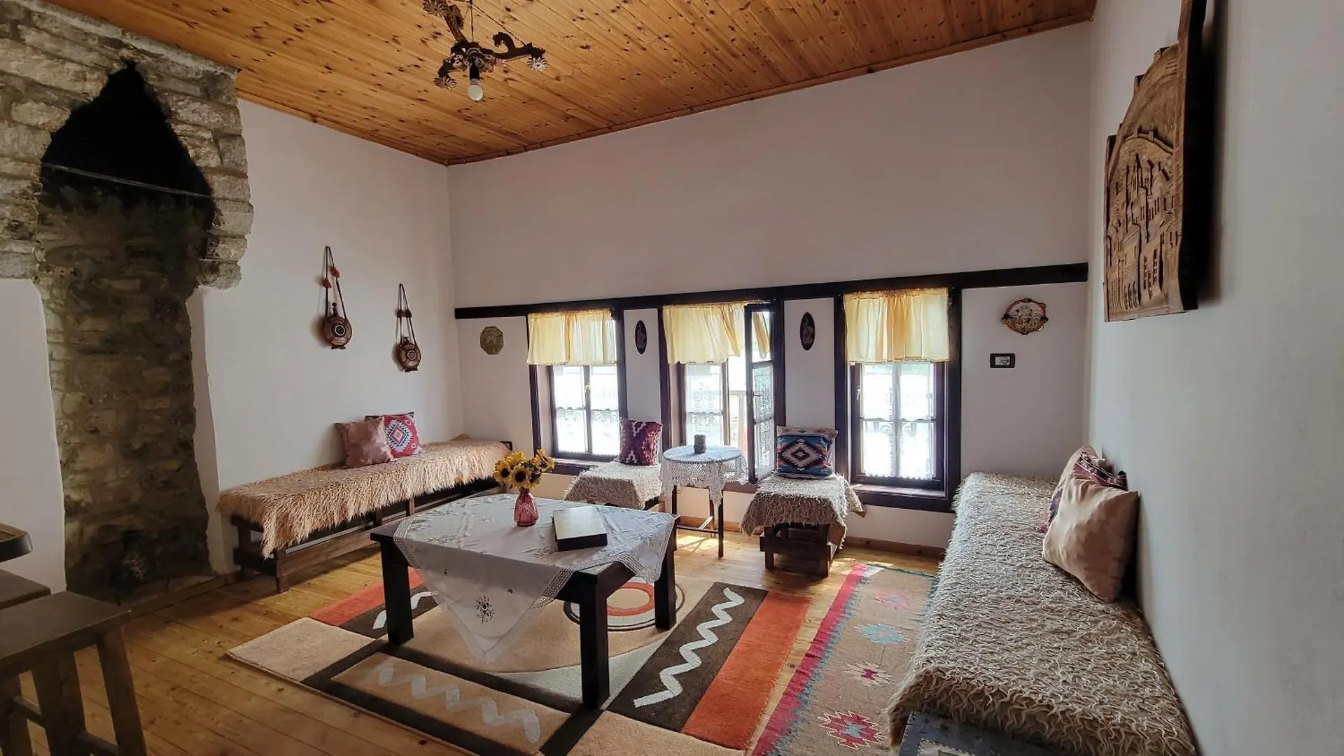 Guest House Mangalem بيرات بيت شباب