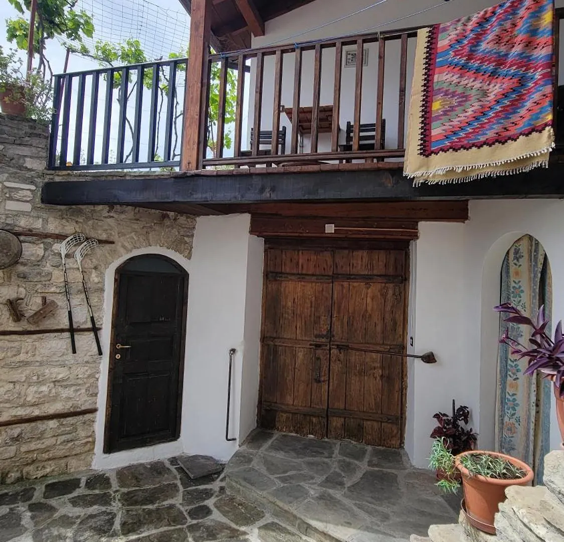 Ostello Guest House Mangalem Albania