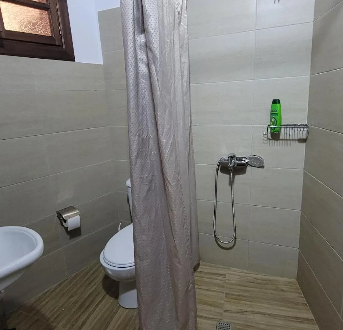 Hostel Guest House Mangalem Berat