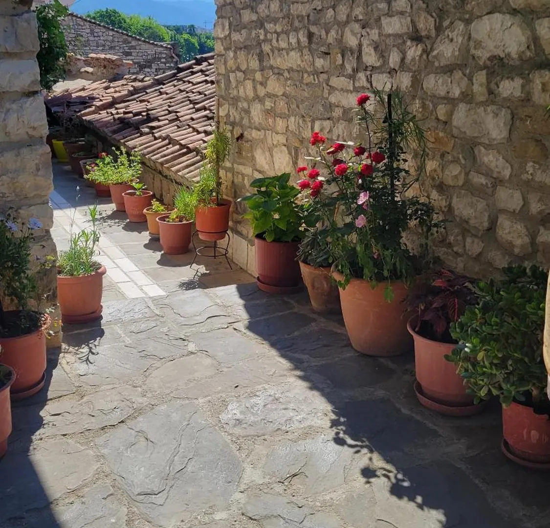 בראט Guest House Mangalem 0*,