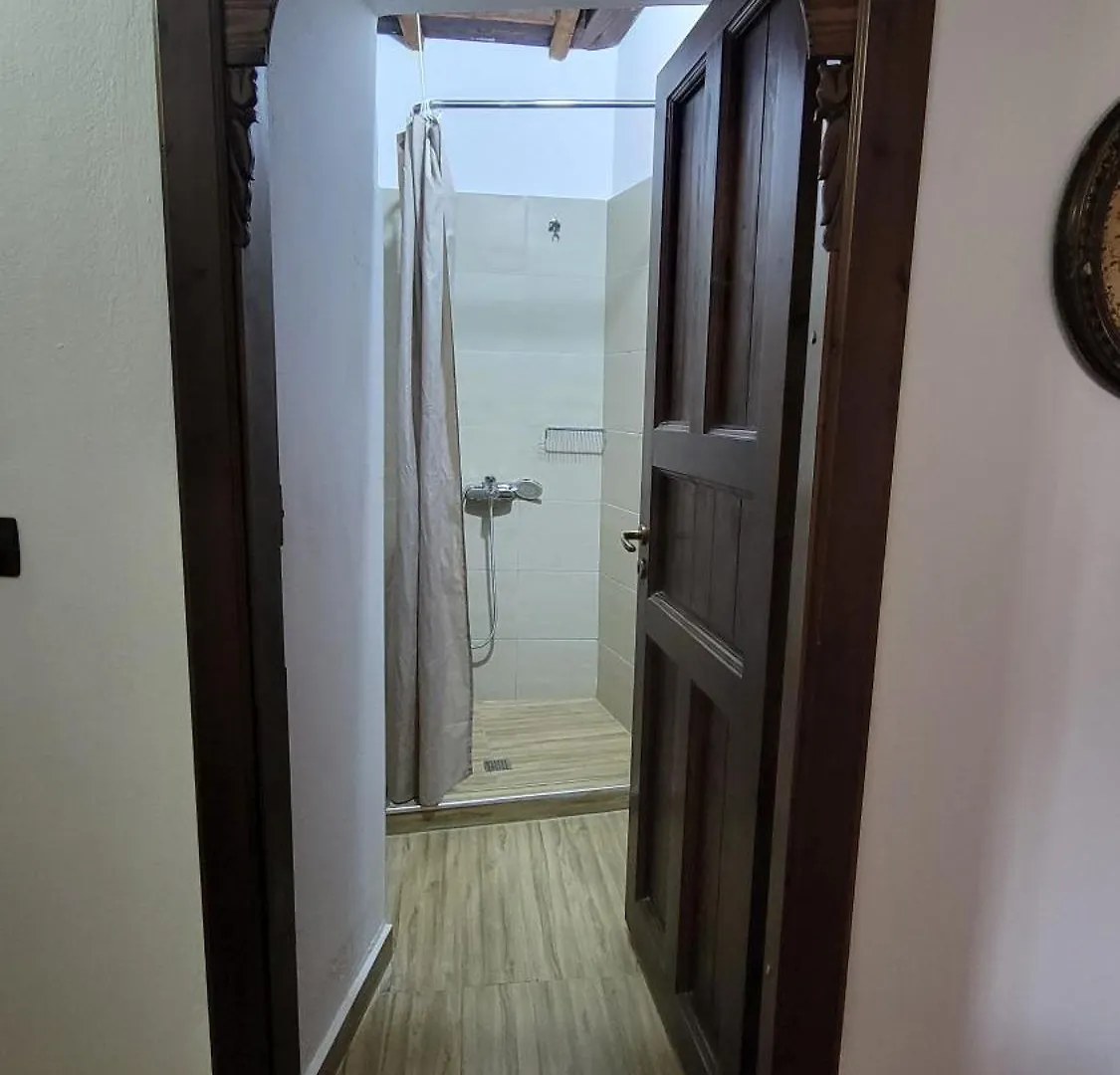 Guest House Mangalem بيرات