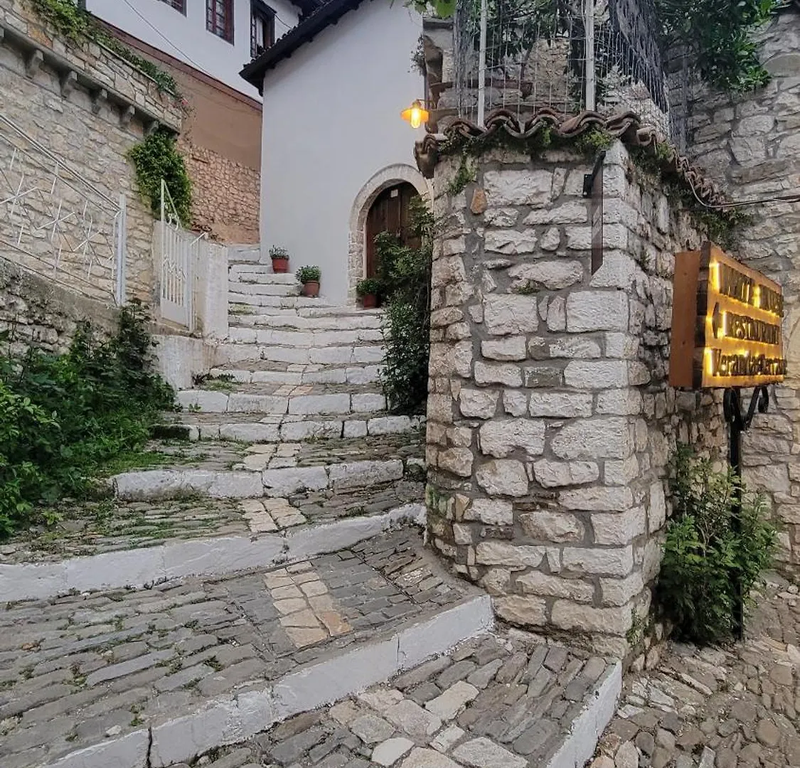 Guest House Mangalem Berat 0*,  Albania