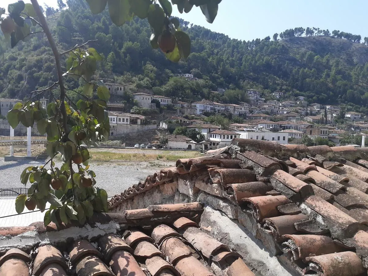 Guest House Mangalem بيرات