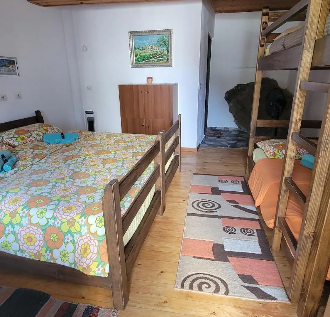 Guest House Mangalem Berat 0*,