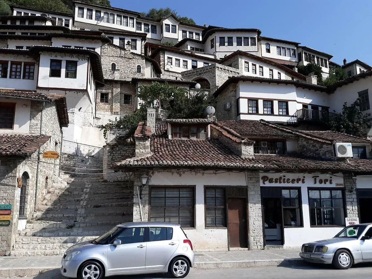 培拉特 曼格莱姆旅馆旅舍